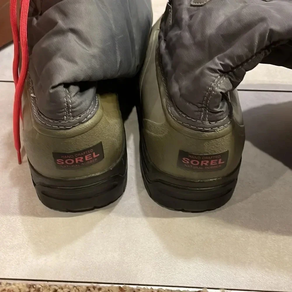 Sorel Snow Lion II woman’s green and grey waterproof and insulated boots